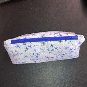 Floral Blue and White Blue Zippered Triangular Everything Bag